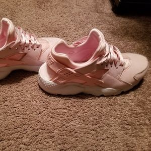 Nike Huarache Baby Pink